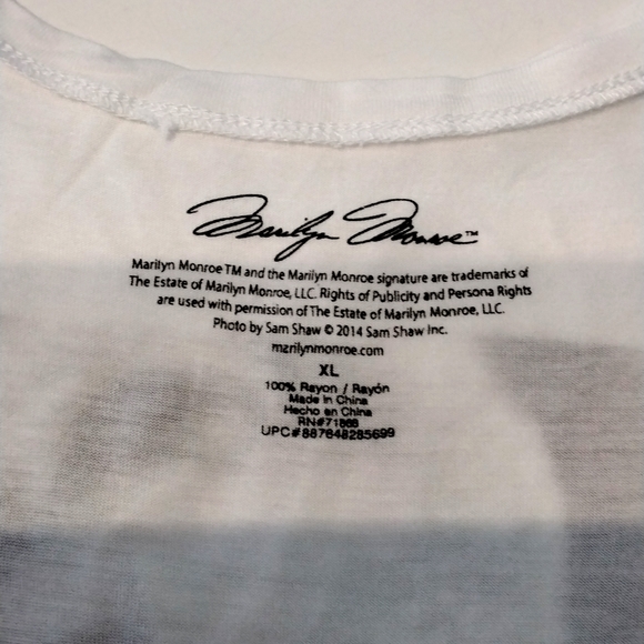 NWOT Marilyn Monroe muscle style T shirt and decorative license plate - Picture 5 of 9